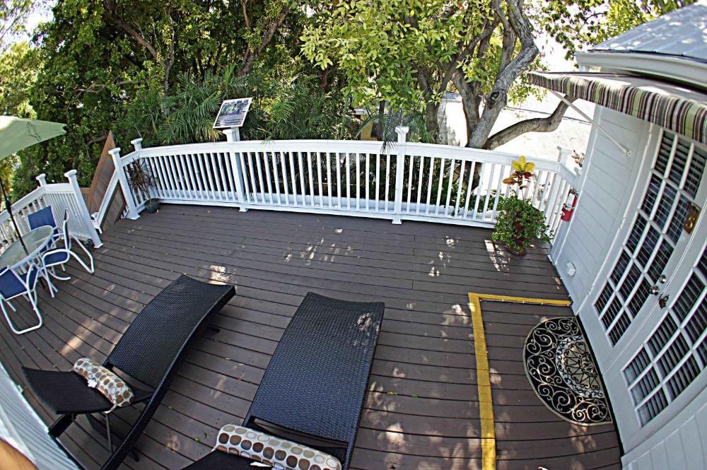Deluxe King Room with Terrace interior